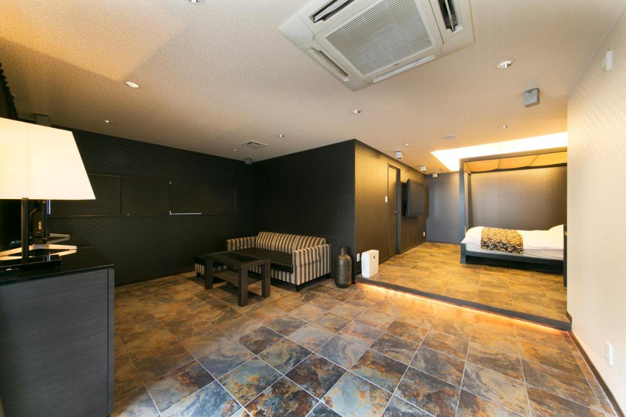 Hotel Lotus Toyonaka (Adults Only) Екстериор снимка