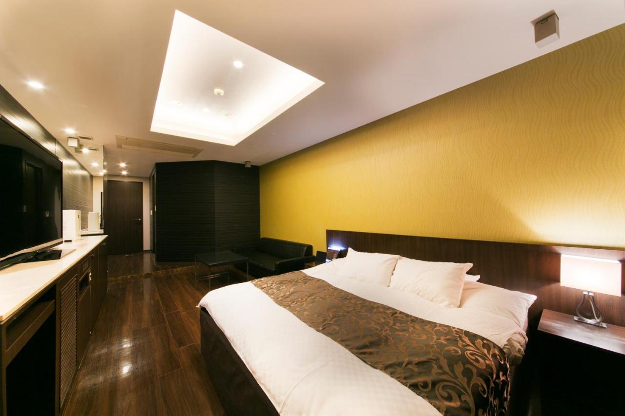 Hotel Lotus Toyonaka (Adults Only) Екстериор снимка