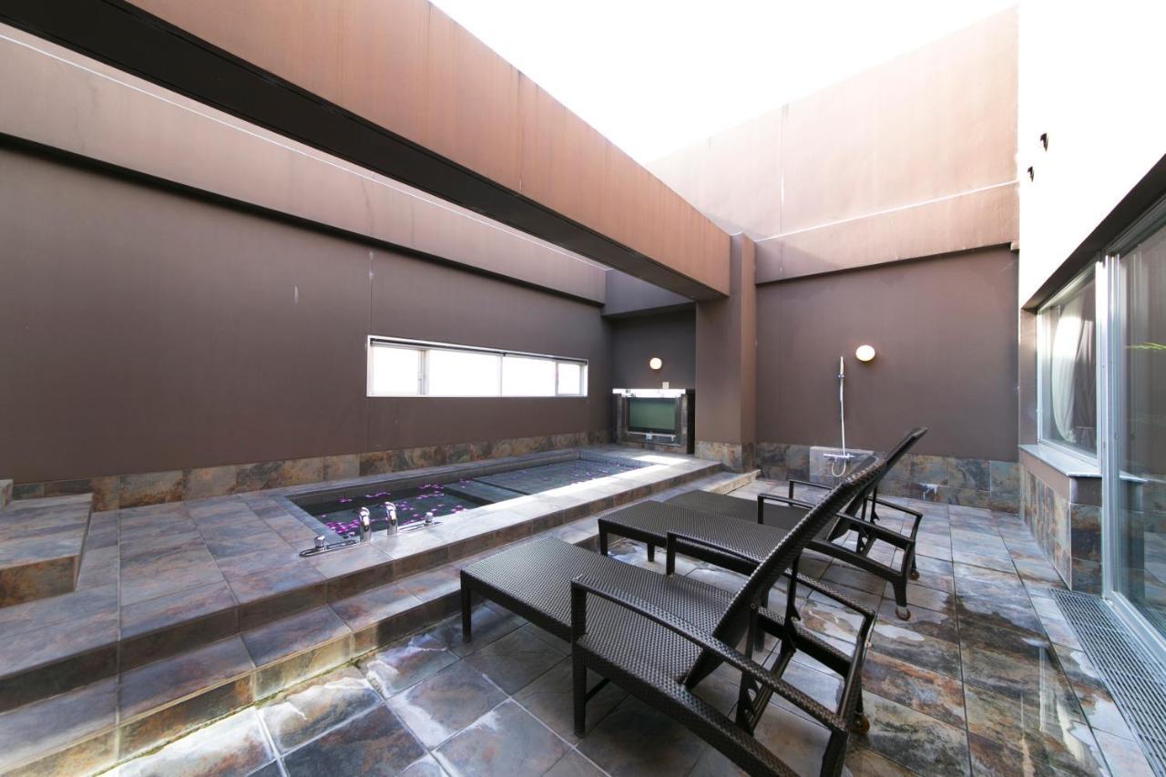 Hotel Lotus Toyonaka (Adults Only) Екстериор снимка