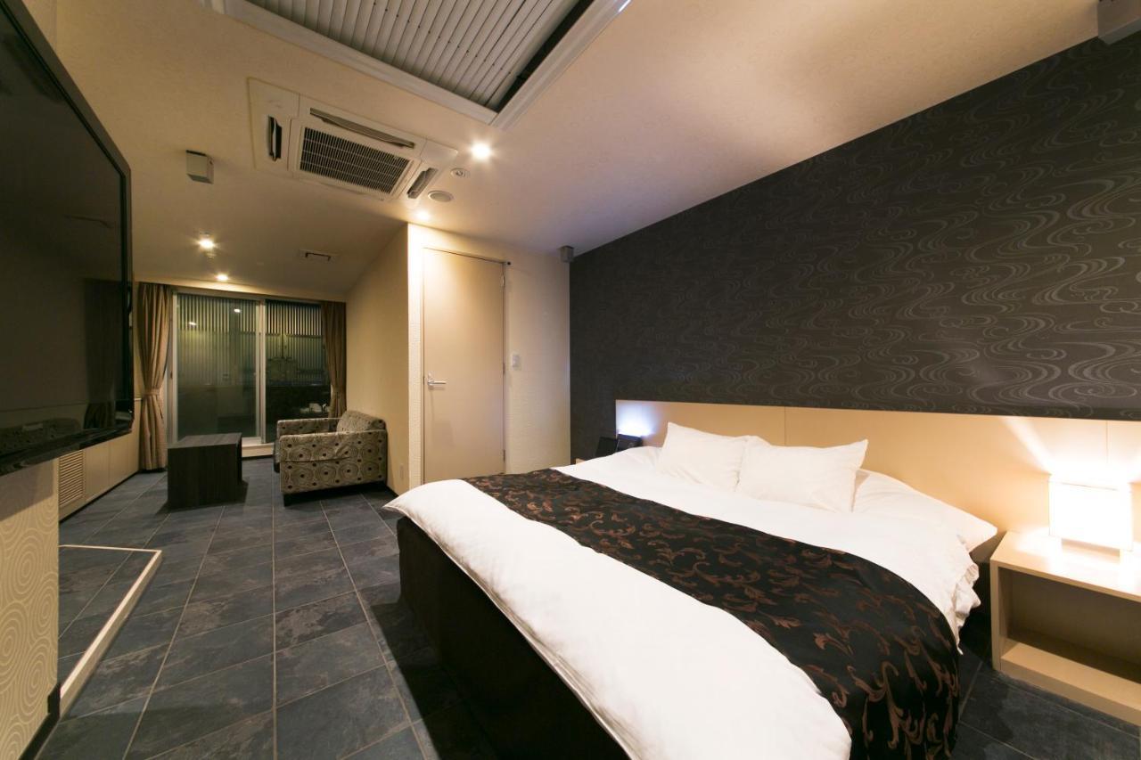 Hotel Lotus Toyonaka (Adults Only) Екстериор снимка