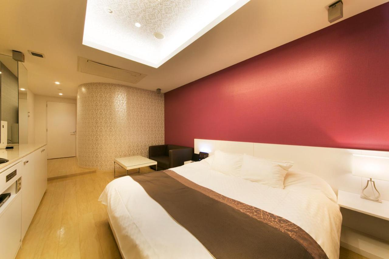 Hotel Lotus Toyonaka (Adults Only) Екстериор снимка