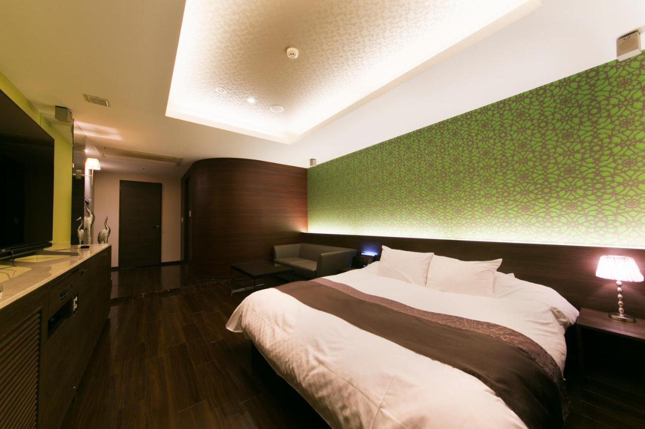 Hotel Lotus Toyonaka (Adults Only) Екстериор снимка