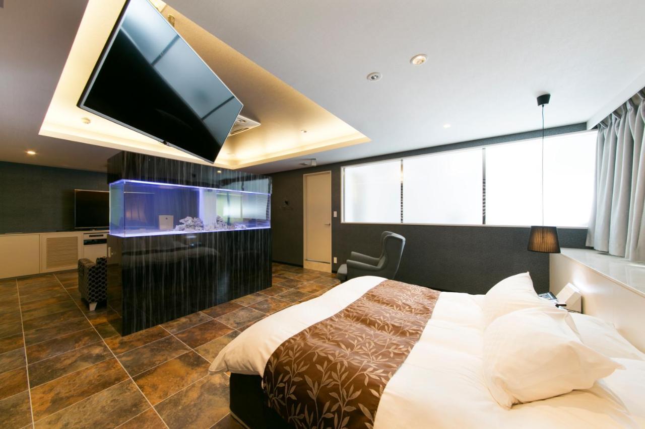 Hotel Lotus Toyonaka (Adults Only) Екстериор снимка