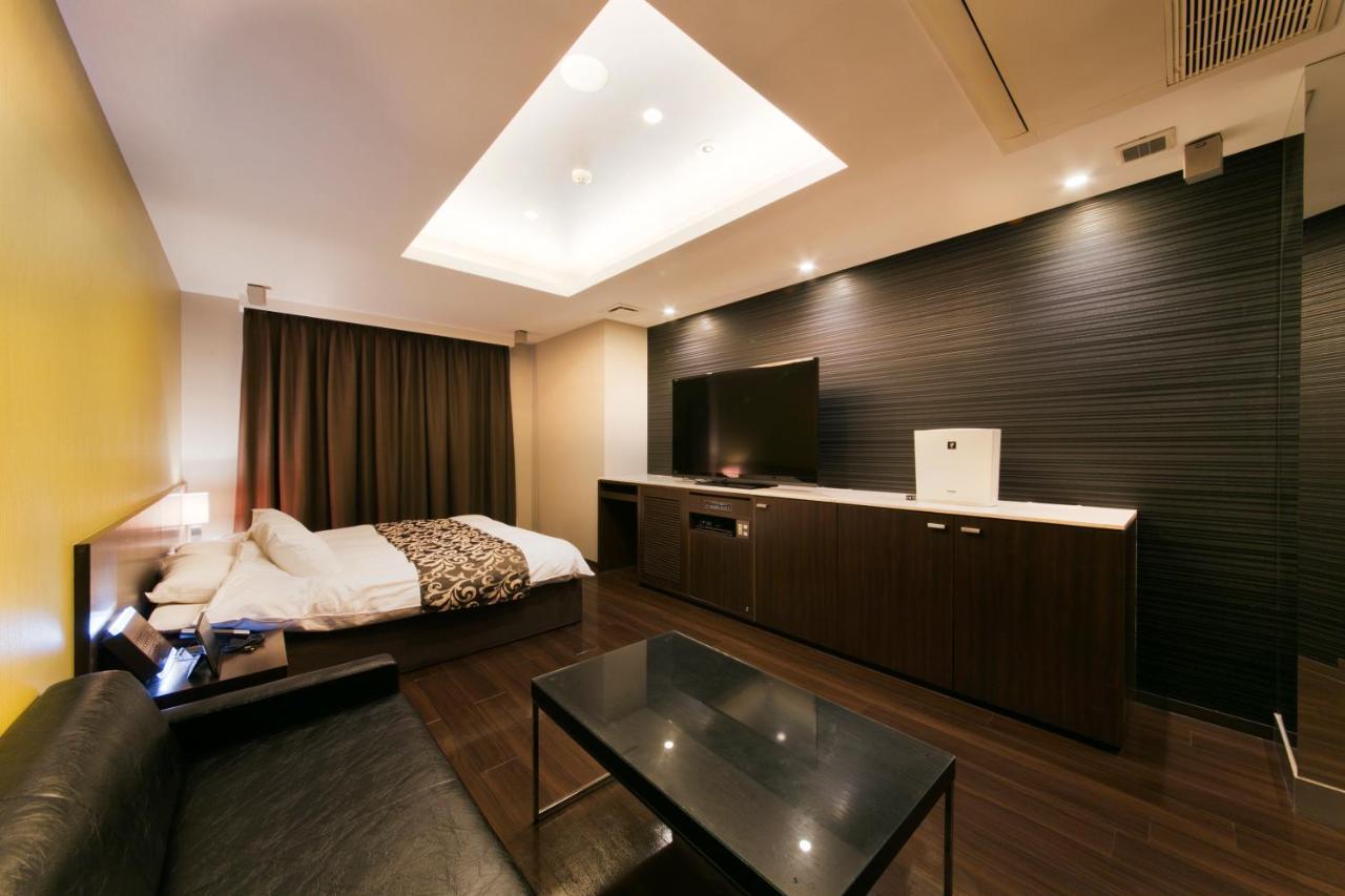Hotel Lotus Toyonaka (Adults Only) Екстериор снимка